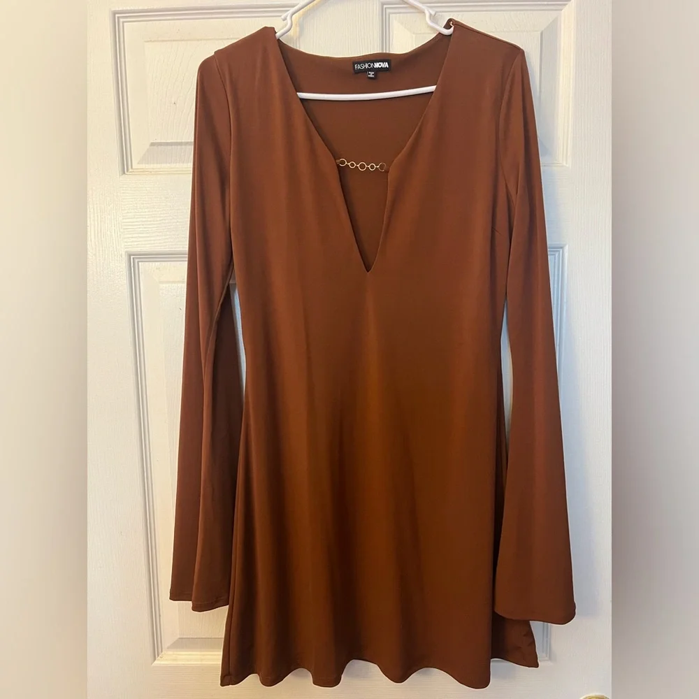 Fashion Nova Mercy Long Flared Sleeve Gold Chain Hardware Mini Dress Brown Large - Picture 2 of 7